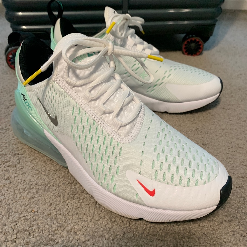 Nike Air Max 270 green and white women’s